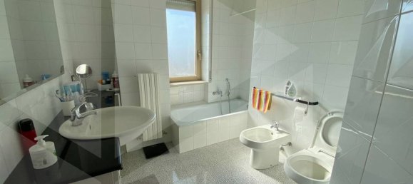 5-salle Appartement à San Severo, Italy No. 21326 12