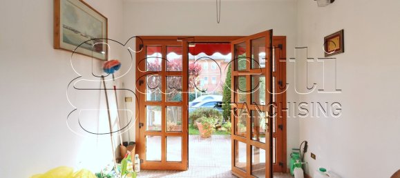 3 bedrooms House in Ferrara, Italy No. 312307 34