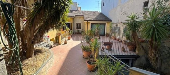 5 bedrooms Villa in San Gregorio di Catania, Italy No. 346844 2