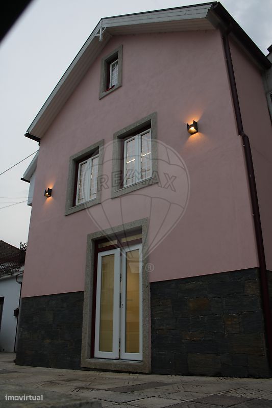 Casa de 2 dormitorios en Peso da Regua, Portugal No. 185662