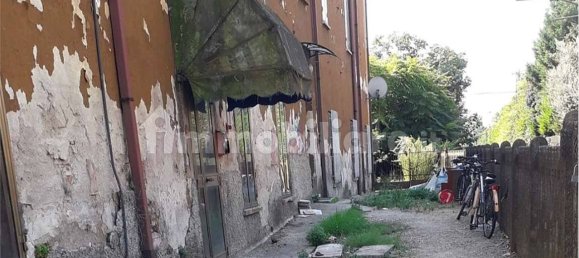 1 Schlafzimmer Wohnung in Mantua, Italy, Nr. 261652 3