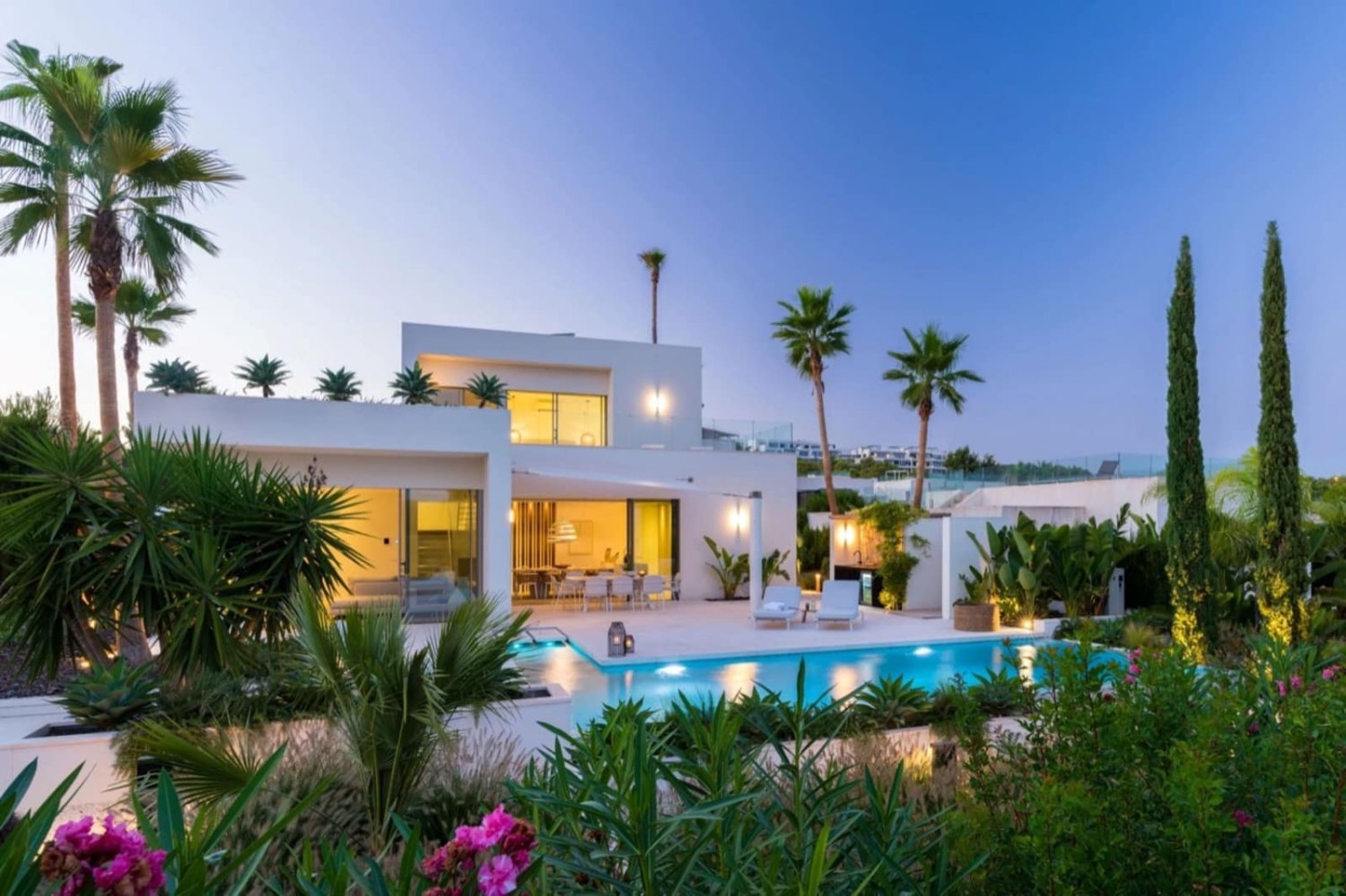 5 bedrooms Villa in Alicante, Spain No. 199070