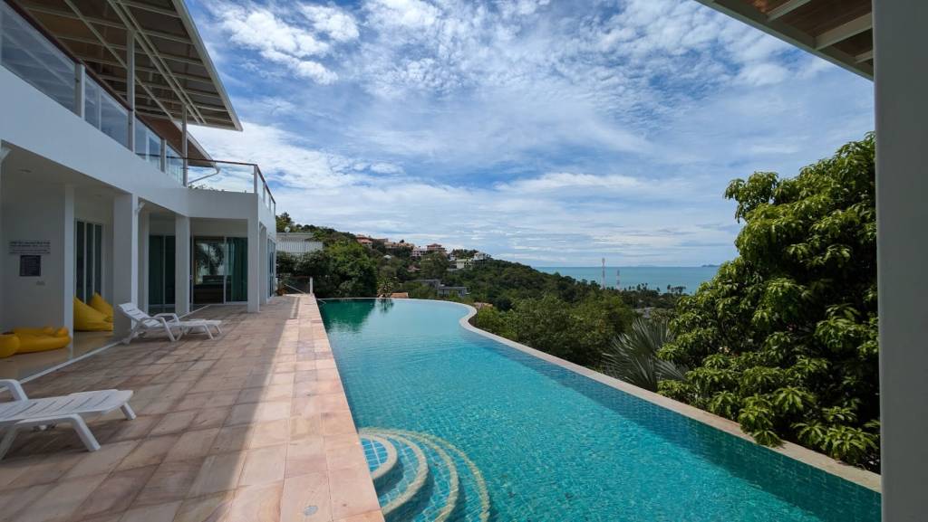 Villa de 6 dormitorios en Surat Thani, Thailand No. 26162