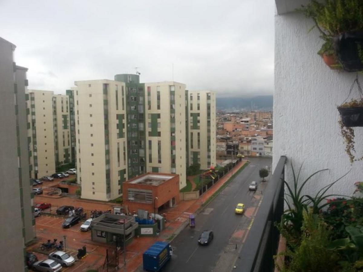 3 bedrooms House in Bogota, Colombia No. 11905