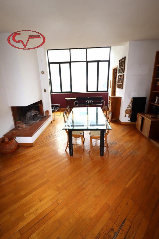 6-salle Appartement à Montevarchi, Italy No. 236480