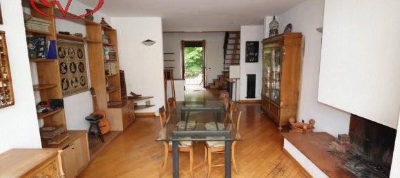 6-salle Appartement à Montevarchi, Italy No. 236480 2