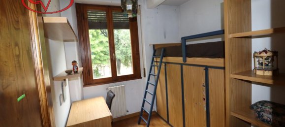 6-salle Appartement à Montevarchi, Italy No. 236480 18