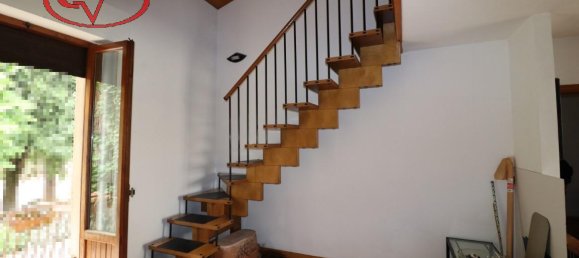 6-salle Appartement à Montevarchi, Italy No. 236480 11