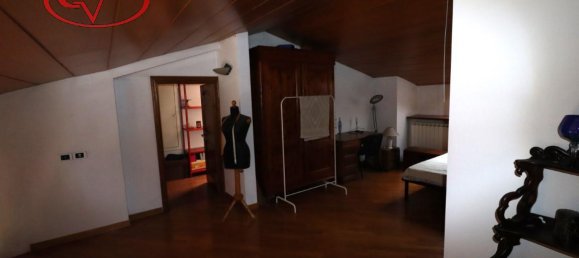 6-salle Appartement à Montevarchi, Italy No. 236480 30