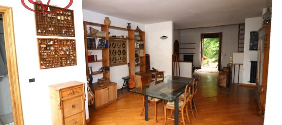 6-salle Appartement à Montevarchi, Italy No. 236480 9