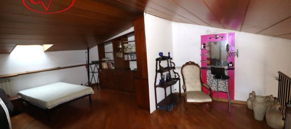 6-salle Appartement à Montevarchi, Italy No. 236480 29