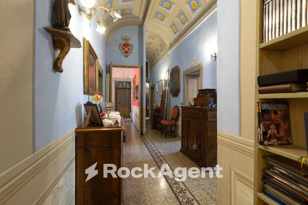 5 غرف نوم شقة في Pisa, Italy رقم 273994