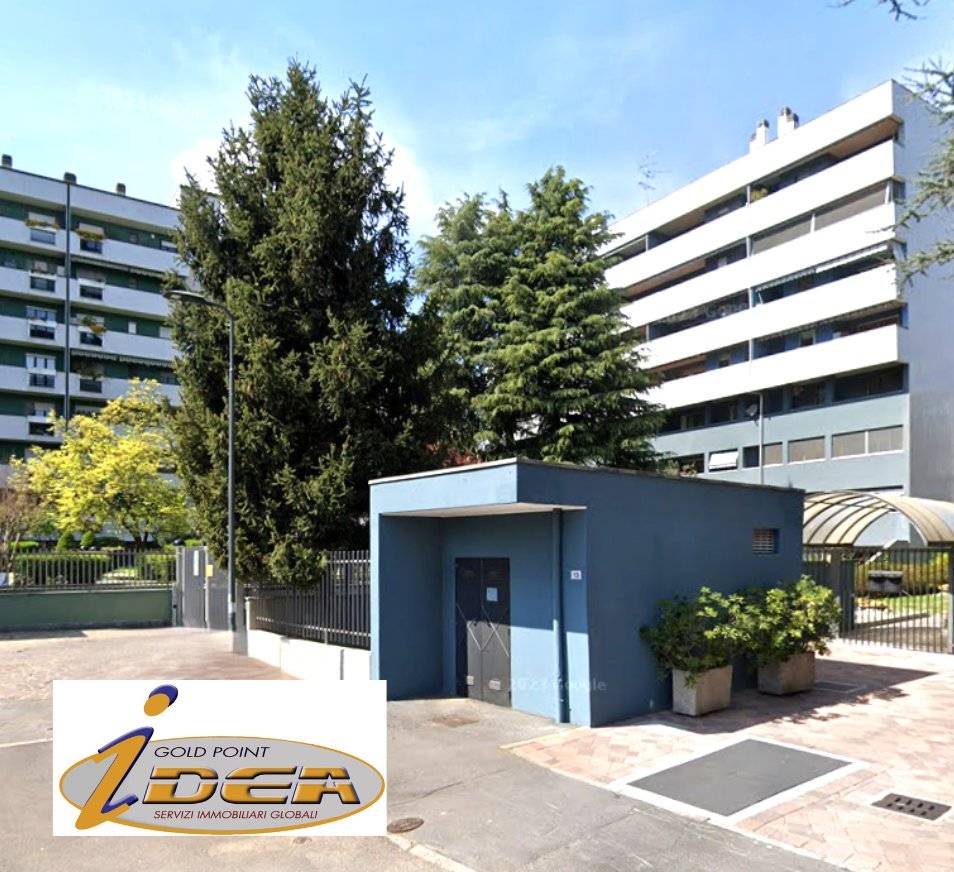 4 bedrooms Apartment in Milan, Italy No. 275785