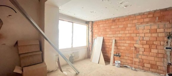 2 rooms Apartment in Mantua, Italy No. 242740 3