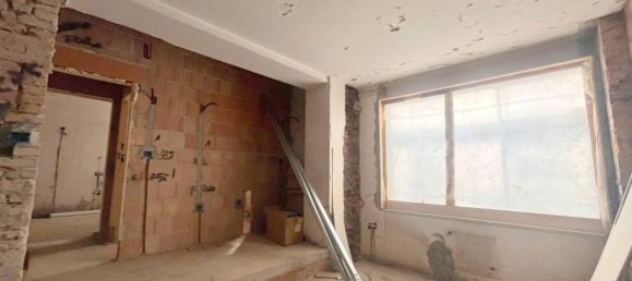 2 rooms Apartment in Mantua, Italy No. 242740 5