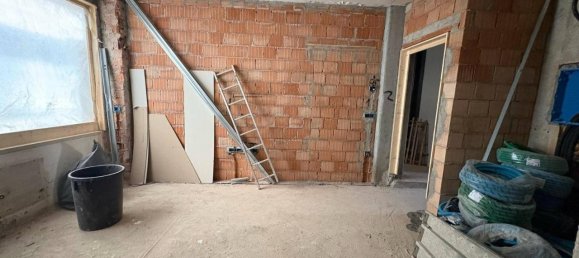 2 rooms Apartment in Mantua, Italy No. 242740 6