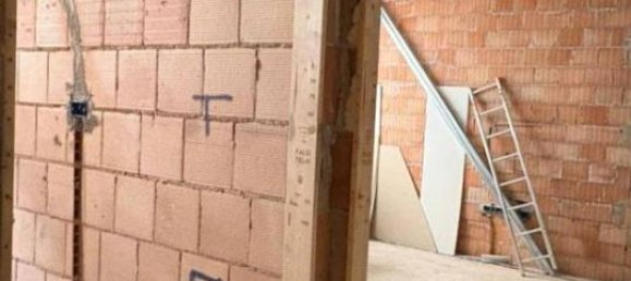 2 rooms Apartment in Mantua, Italy No. 242740 2