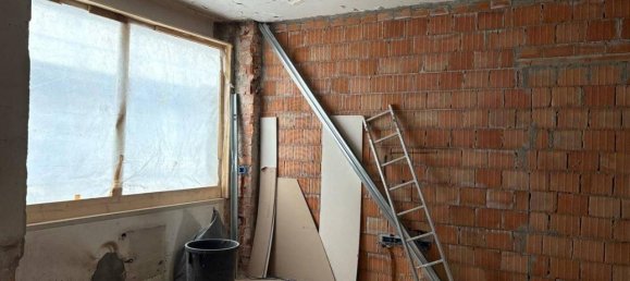 2 rooms Apartment in Mantua, Italy No. 242740 8