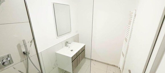 2-salle Appartement à Alsergrund, Austria No. 193034 8