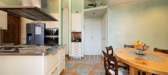 4 bedrooms Apartment in Milan, Italy No. 244233 13