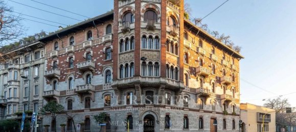 4 bedrooms Apartment in Milan, Italy No. 244233 2