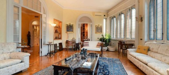 4 bedrooms Apartment in Milan, Italy No. 244233 6