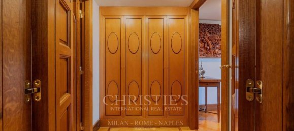 4 bedrooms Apartment in Milan, Italy No. 244233 25