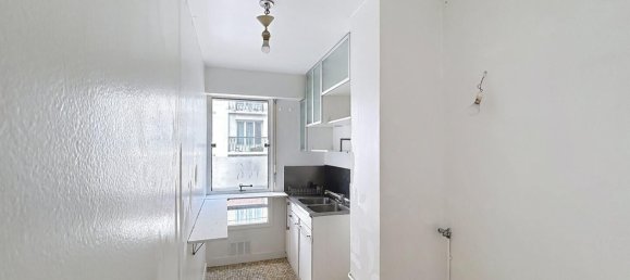 2 bedrooms Apartment in Paris, France No. 324975 8