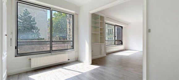 2 bedrooms Apartment in Paris, France No. 324975 3