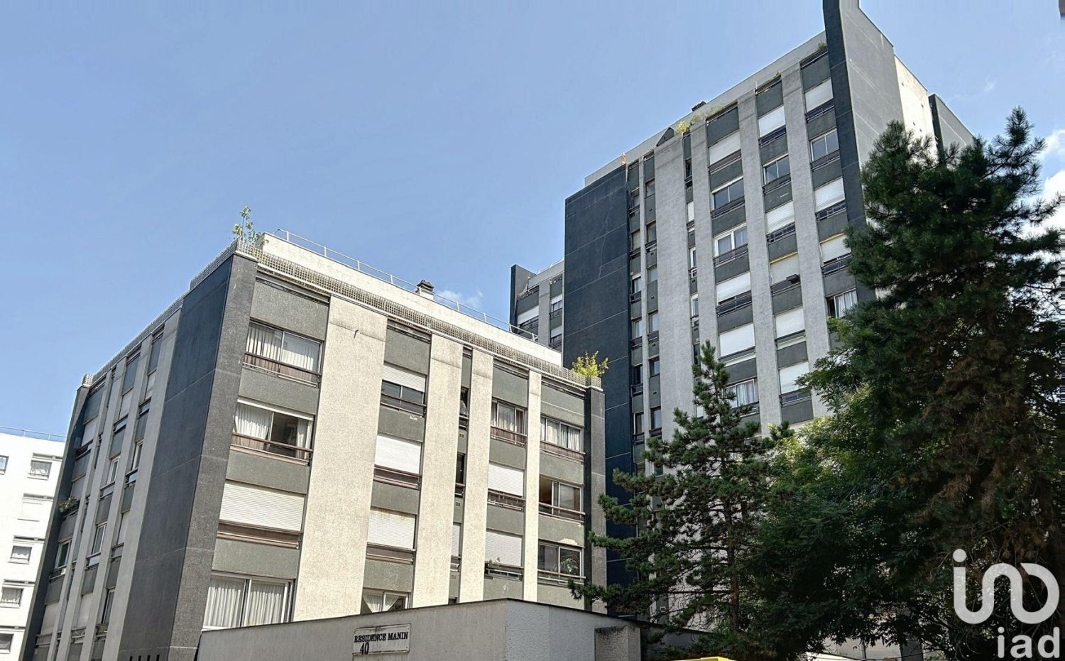 2 bedrooms Apartment in Paris, France No. 324975