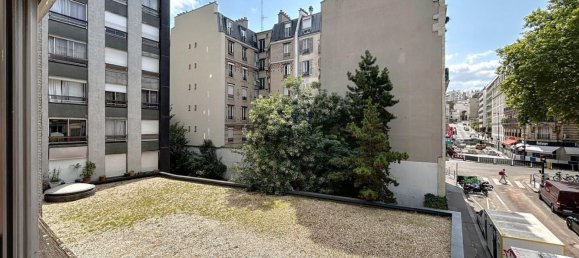 2 bedrooms Apartment in Paris, France No. 324975 12