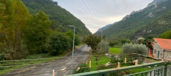 7 rooms Villa in Magliolo, Italy No. 30927 10