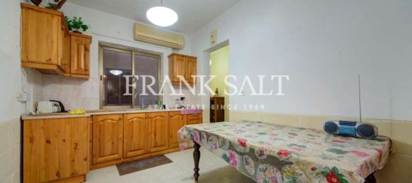 2 bedrooms Maisonette in Valletta, Malta No. 2677 4