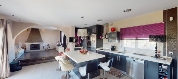 4 bedrooms House in Benajarafe, Spain No. 180945 3