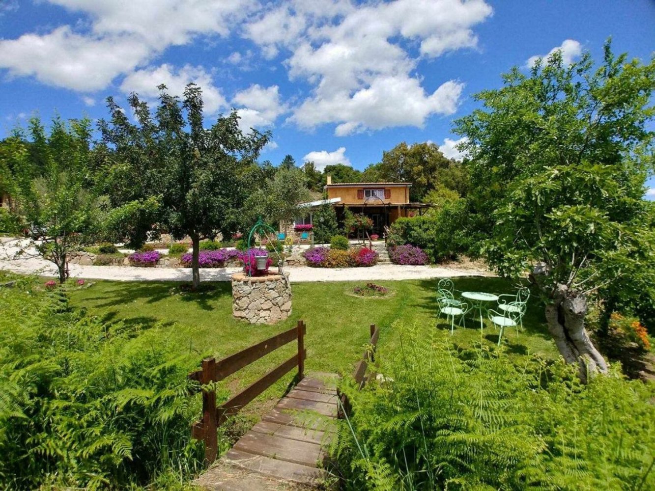 6 rooms House in Mamoiada, Italy No. 49831