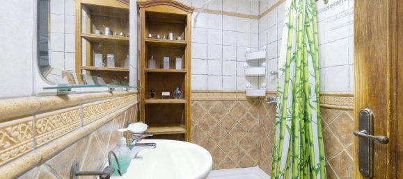 3 bedrooms House in Churriana, Spain No. 19254 18