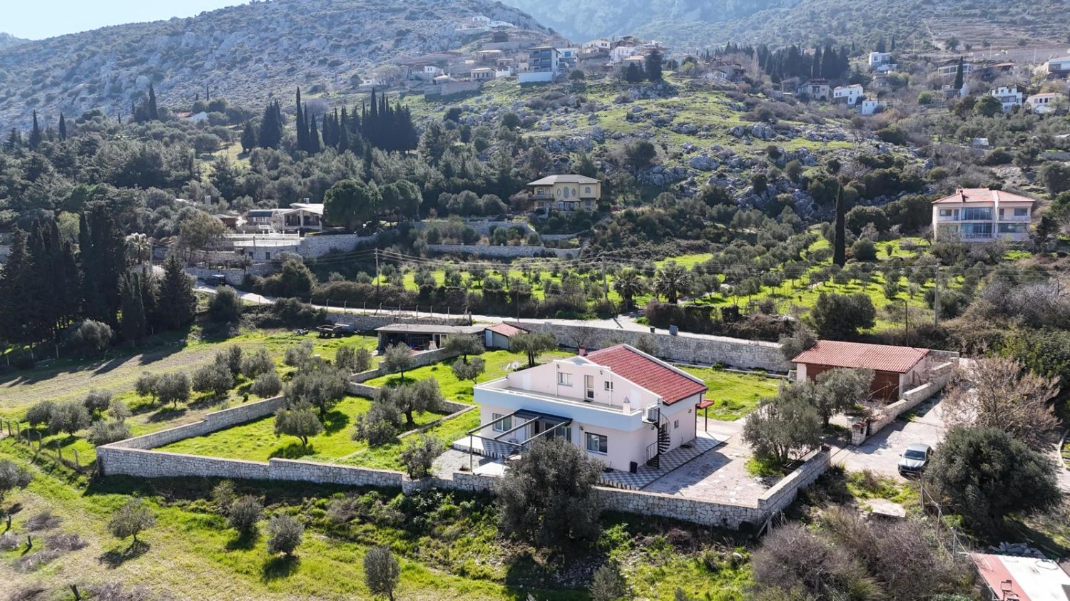 Villa 3+2 in Izmir, Turkey No. 40822