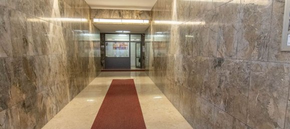 4 rooms Apartment in Bologna, Italy No. 14126 3