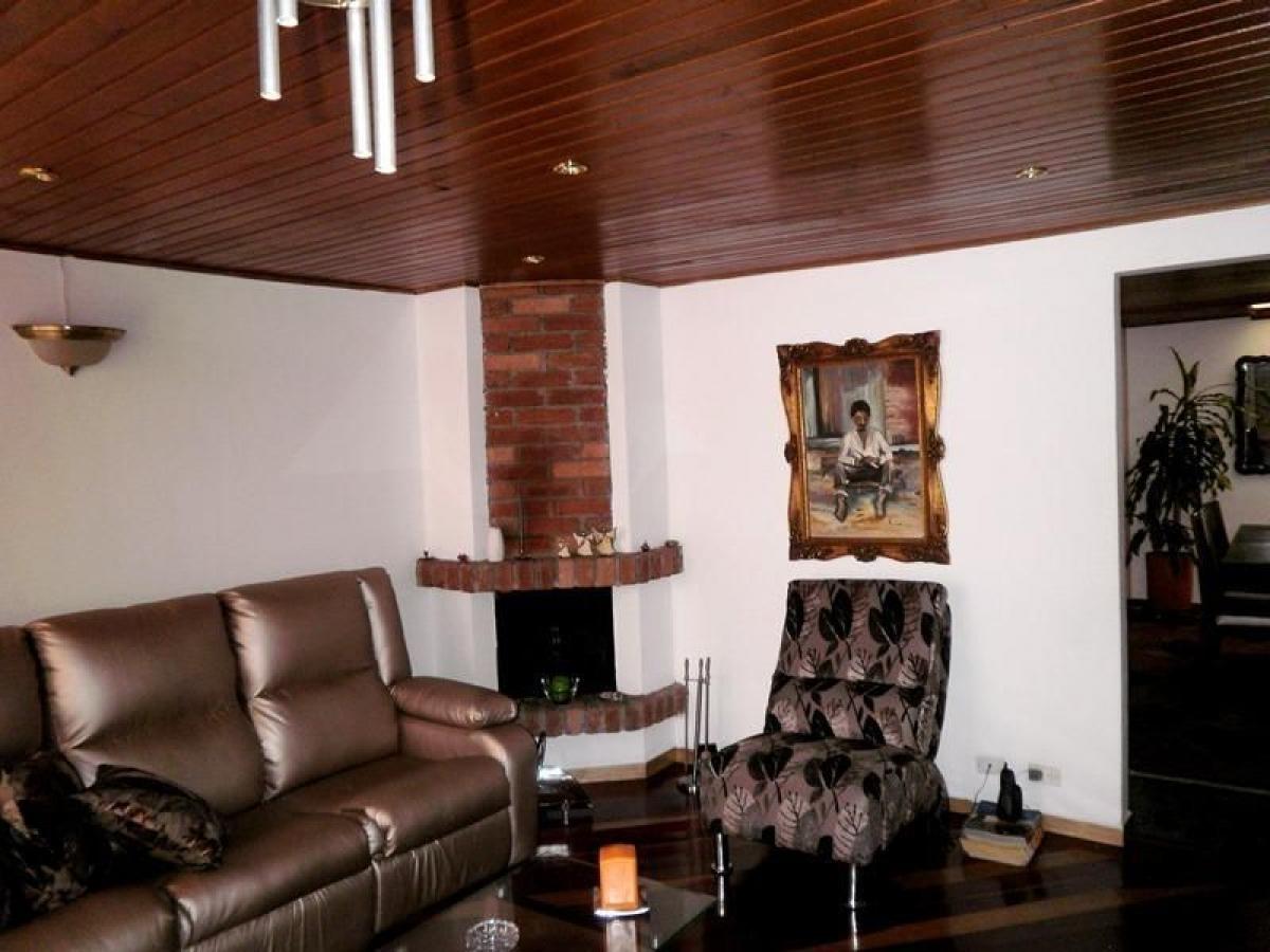 Дом с 5 спальнями в Богота, Колумбия № 12987