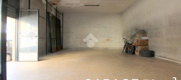 Дом с 4 комнатами в Лучера, Италия № 36090 22