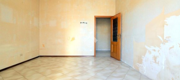 Дом с 4 комнатами в Лучера, Италия № 36090 20