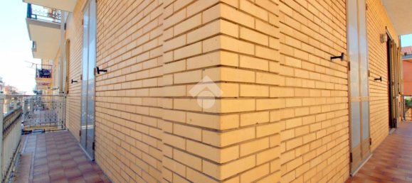 Дом с 4 комнатами в Лучера, Италия № 36090 13