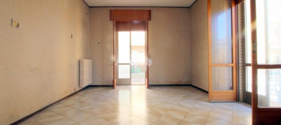 Дом с 4 комнатами в Лучера, Италия № 36090 3