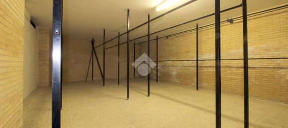 Дом с 4 комнатами в Лучера, Италия № 36090 24