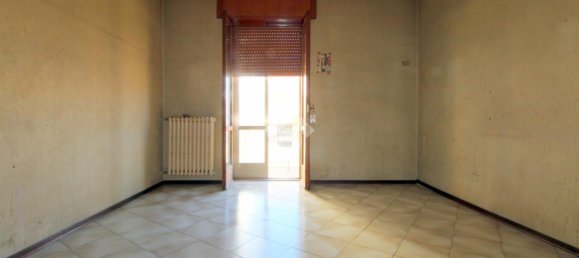 Дом с 4 комнатами в Лучера, Италия № 36090 16