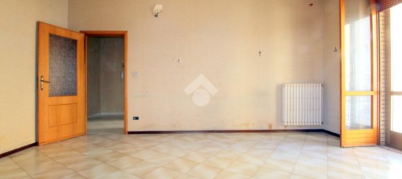 Дом с 4 комнатами в Лучера, Италия № 36090 4