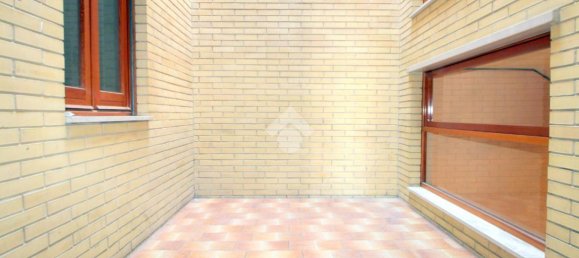 Дом с 4 комнатами в Лучера, Италия № 36090 19