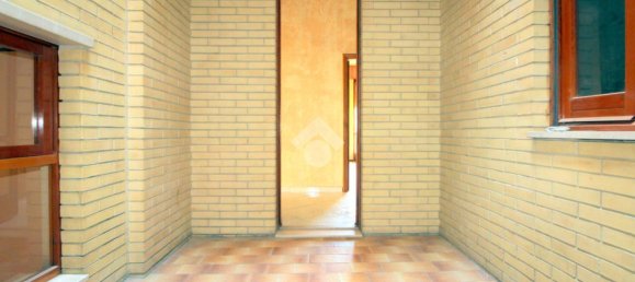 Дом с 4 комнатами в Лучера, Италия № 36090 25