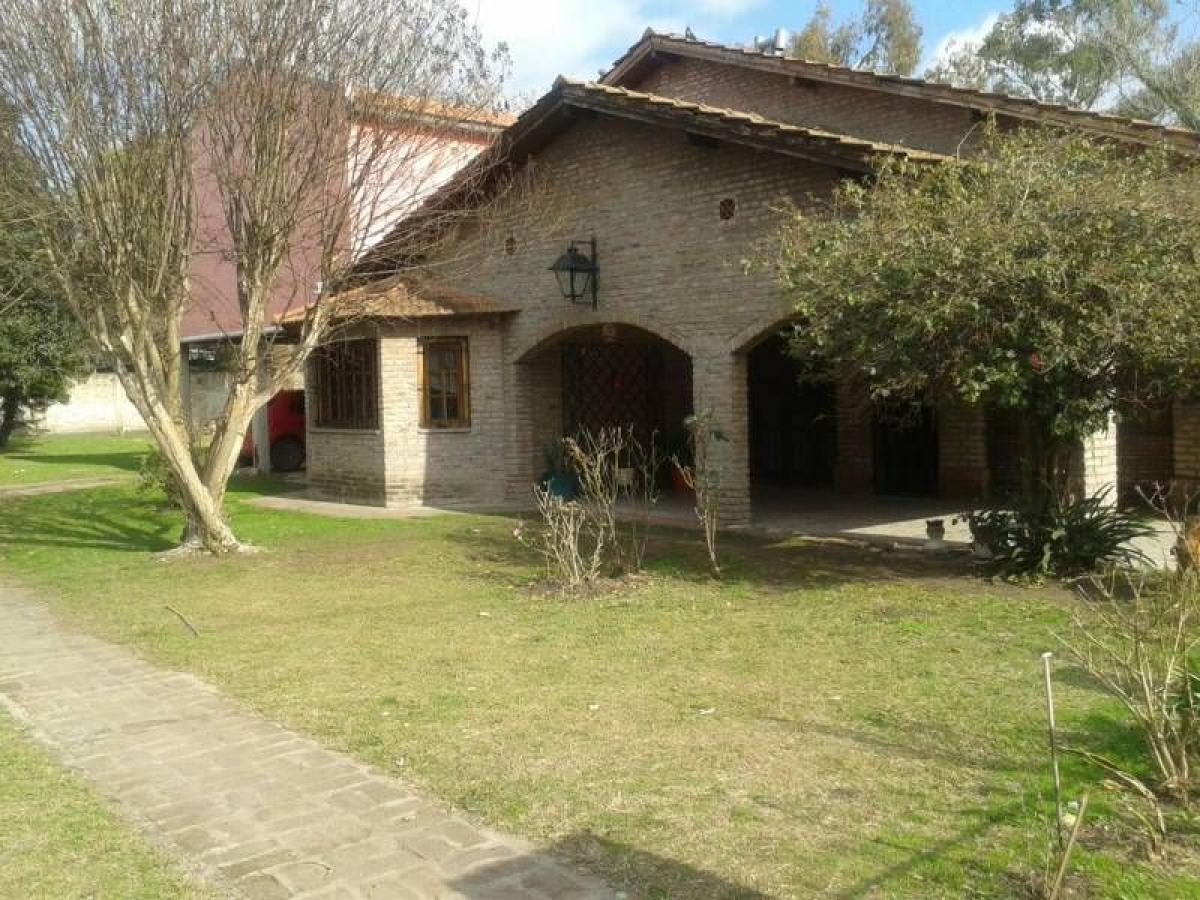 3 bedrooms House in Almirante Brown, Argentina No. 75080