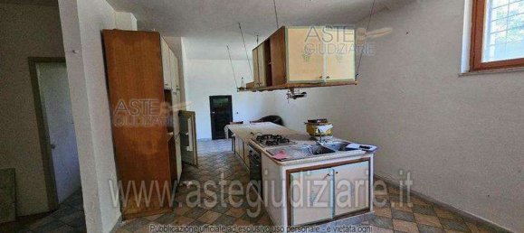 6 rooms Apartment in Rome, Italy No. 222798 20